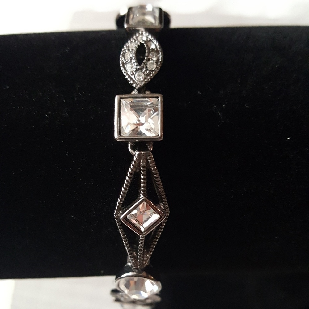 Rhinestone Metal Clasp Bracelet - Picture 2 of 4